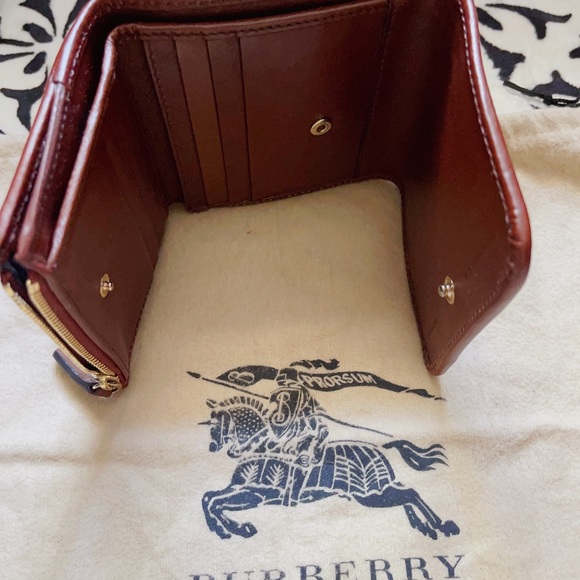 Authentic pre-loved Burberry Wallet - Picture 4 of 7
